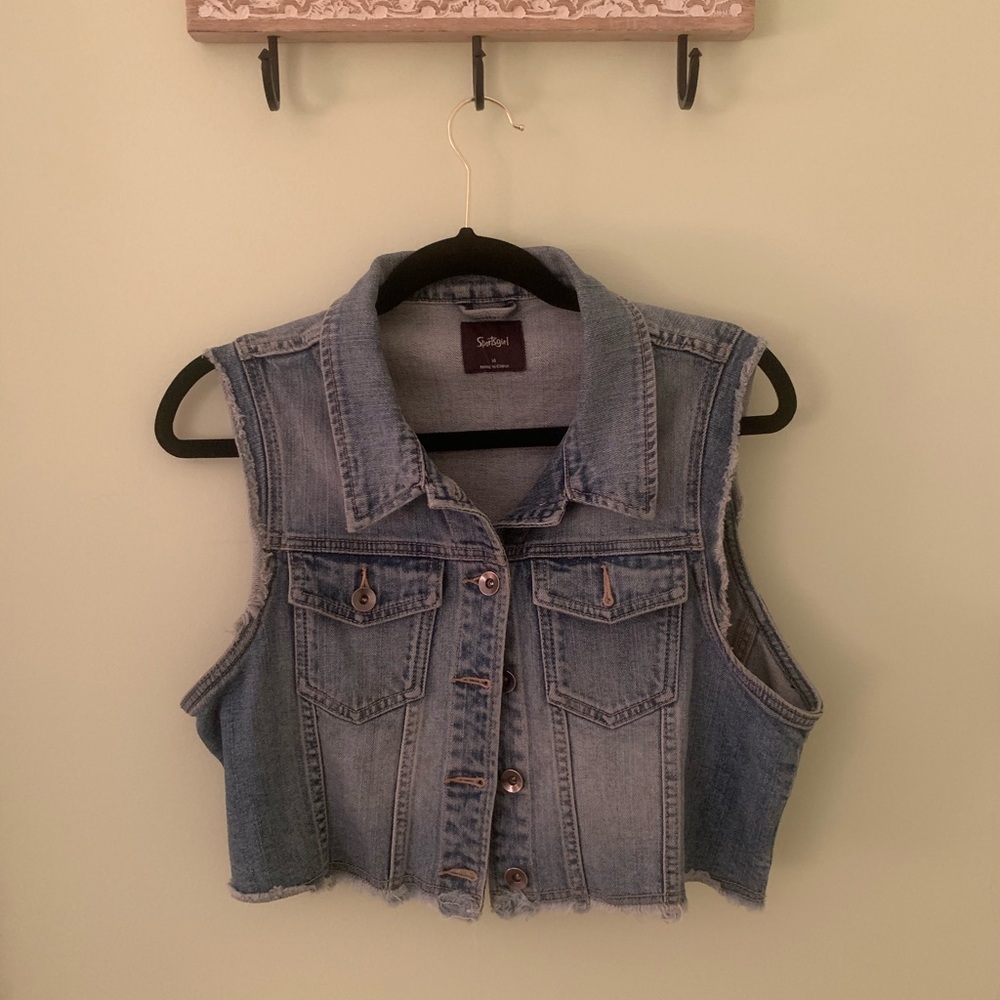 Cropped jean vest!